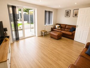 Sitting Room- click for photo gallery